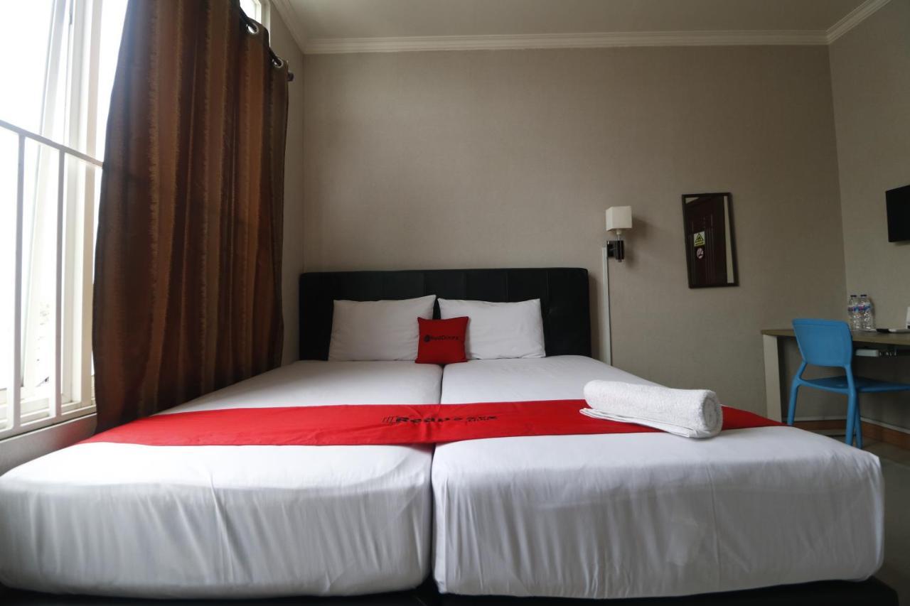 Reddoorz @ Ranotana Manado Hotel Exterior photo
