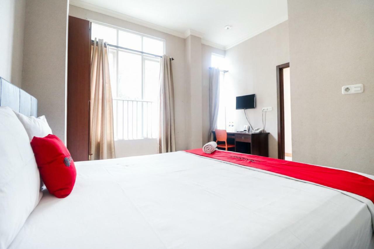 Reddoorz @ Ranotana Manado Hotel Exterior photo