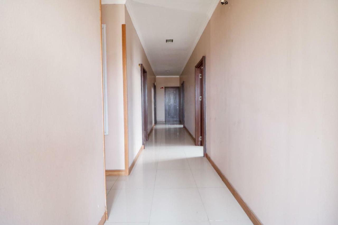 Reddoorz @ Ranotana Manado Hotel Exterior photo